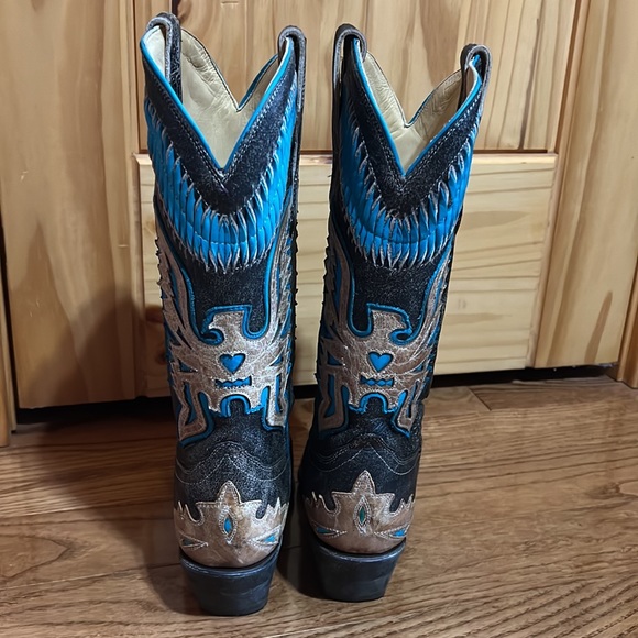 Corral boots - Picture 3 of 3